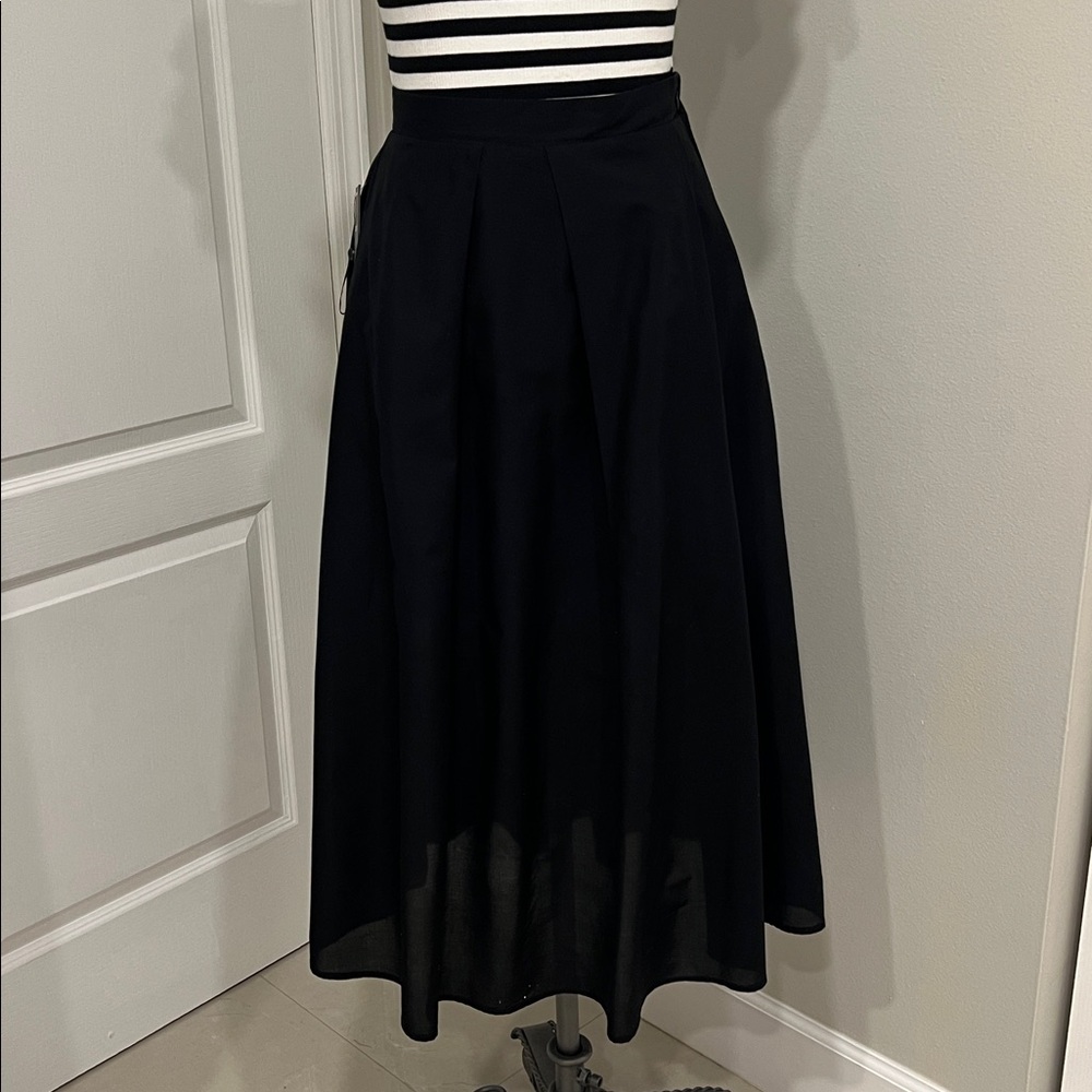 DKNY Elegant Black Full Skirt - Picture 2 of 7